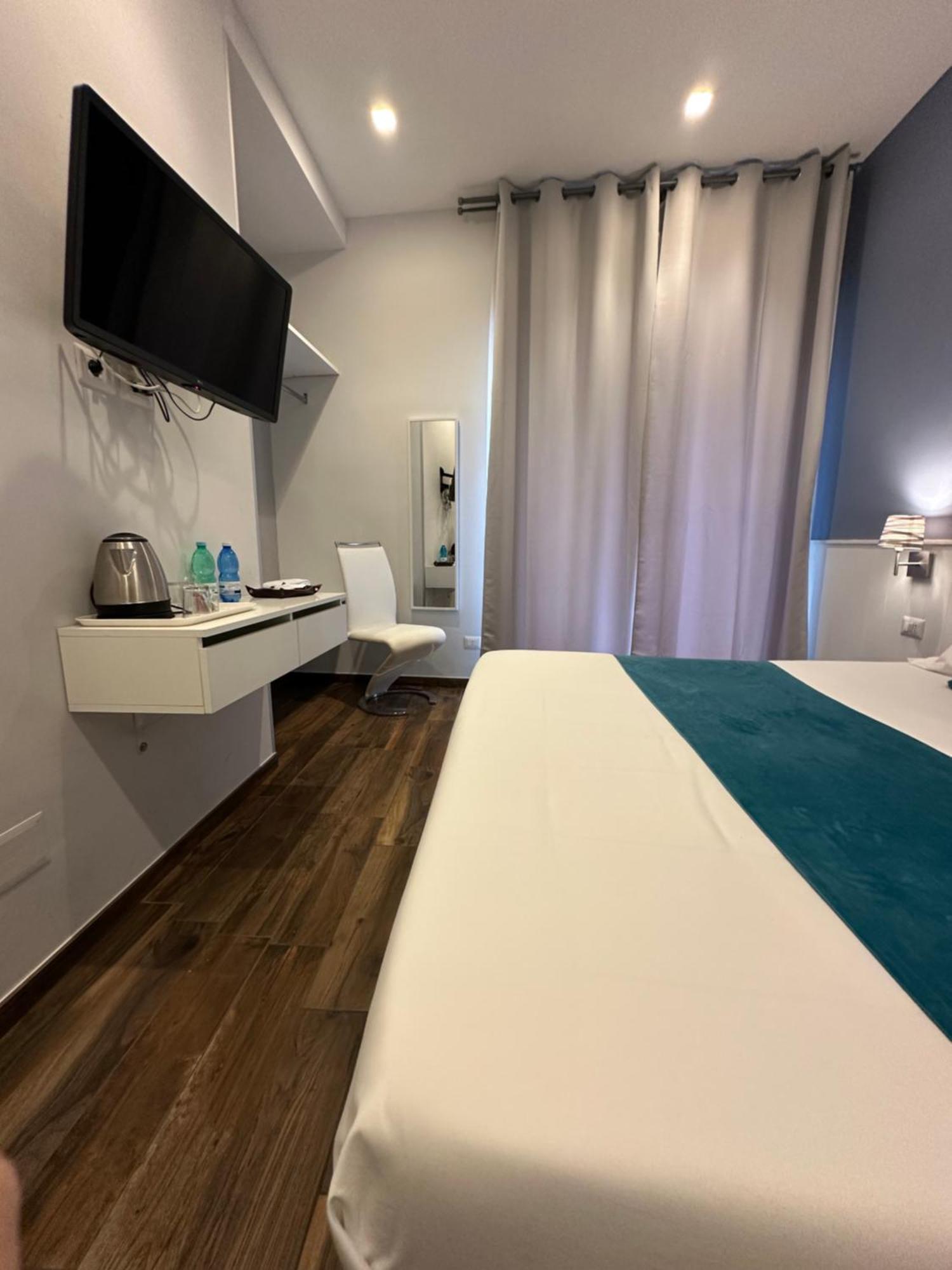 Hotiday Room Collection - Napoli Botanique Екстериор снимка