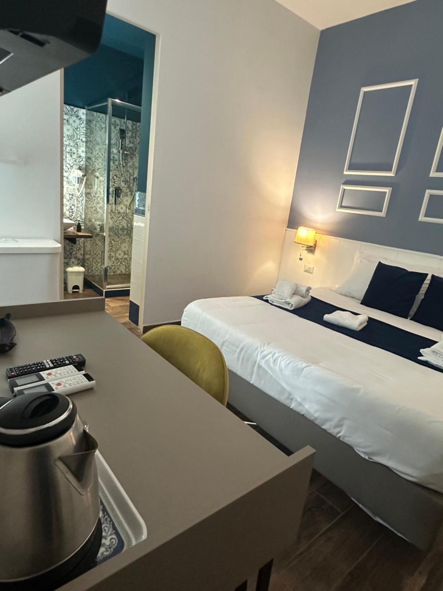 Hotiday Room Collection - Napoli Botanique Екстериор снимка
