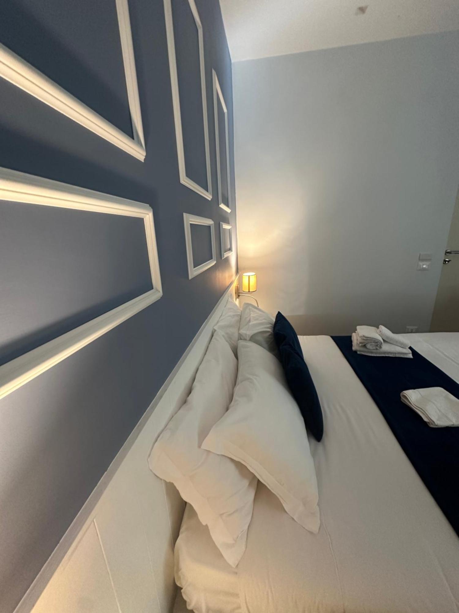 Hotiday Room Collection - Napoli Botanique Екстериор снимка