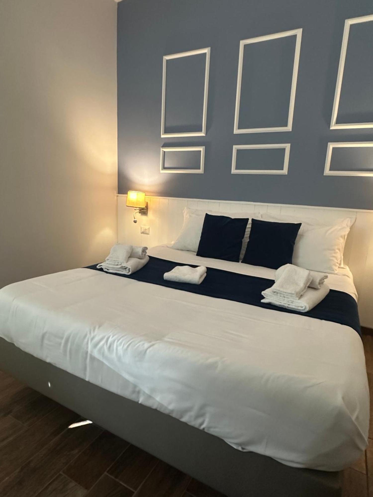 Hotiday Room Collection - Napoli Botanique Екстериор снимка