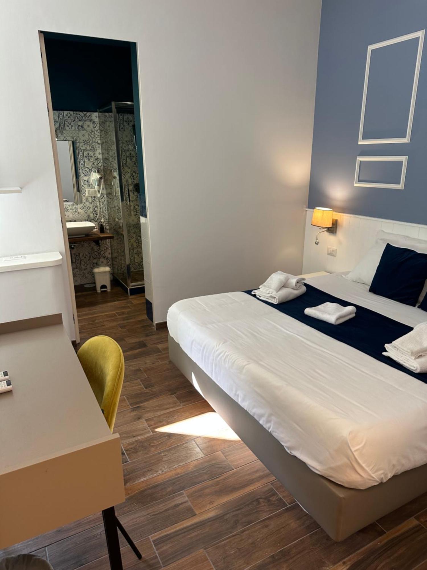 Hotiday Room Collection - Napoli Botanique Екстериор снимка