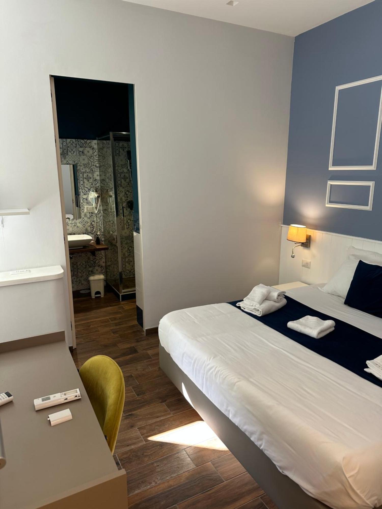 Hotiday Room Collection - Napoli Botanique Екстериор снимка