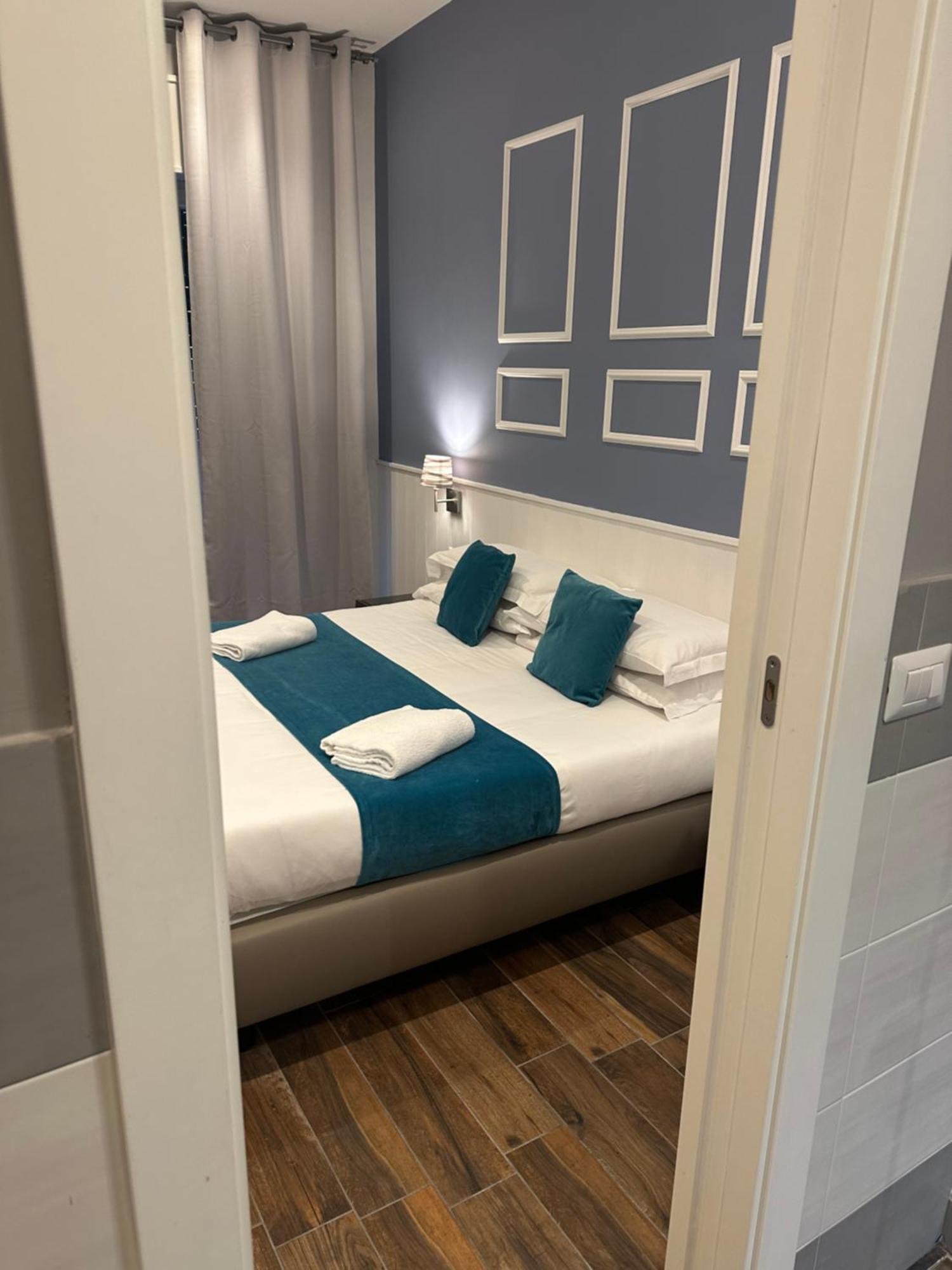 Hotiday Room Collection - Napoli Botanique Екстериор снимка