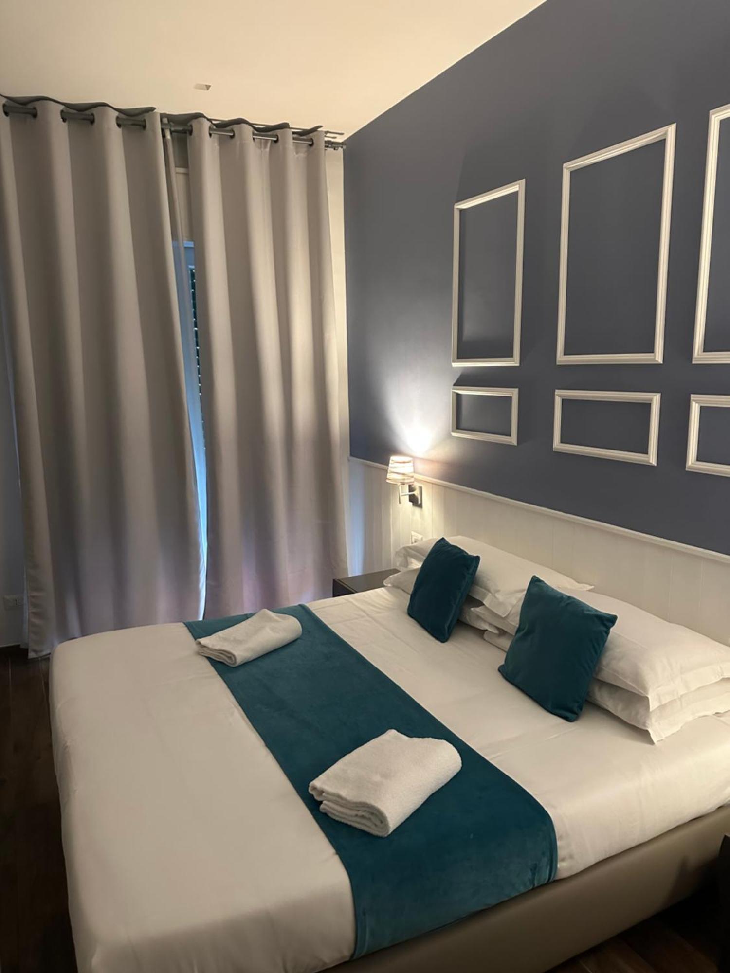 Hotiday Room Collection - Napoli Botanique Екстериор снимка