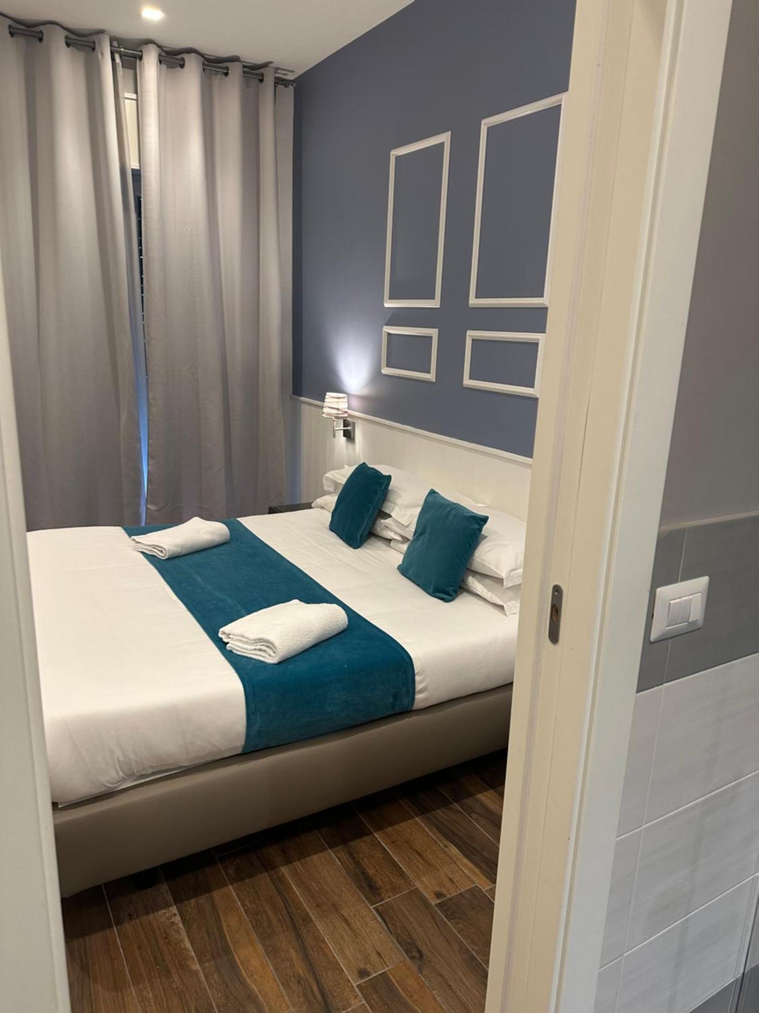 Hotiday Room Collection - Napoli Botanique Екстериор снимка