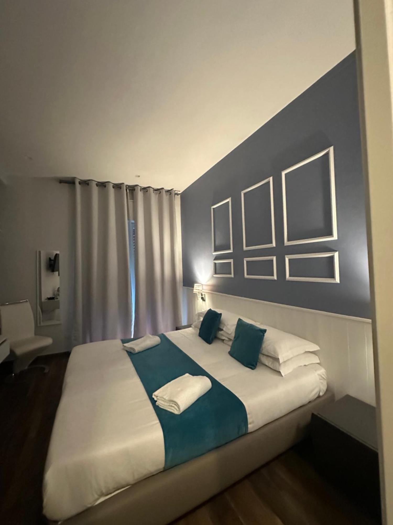 Hotiday Room Collection - Napoli Botanique Екстериор снимка