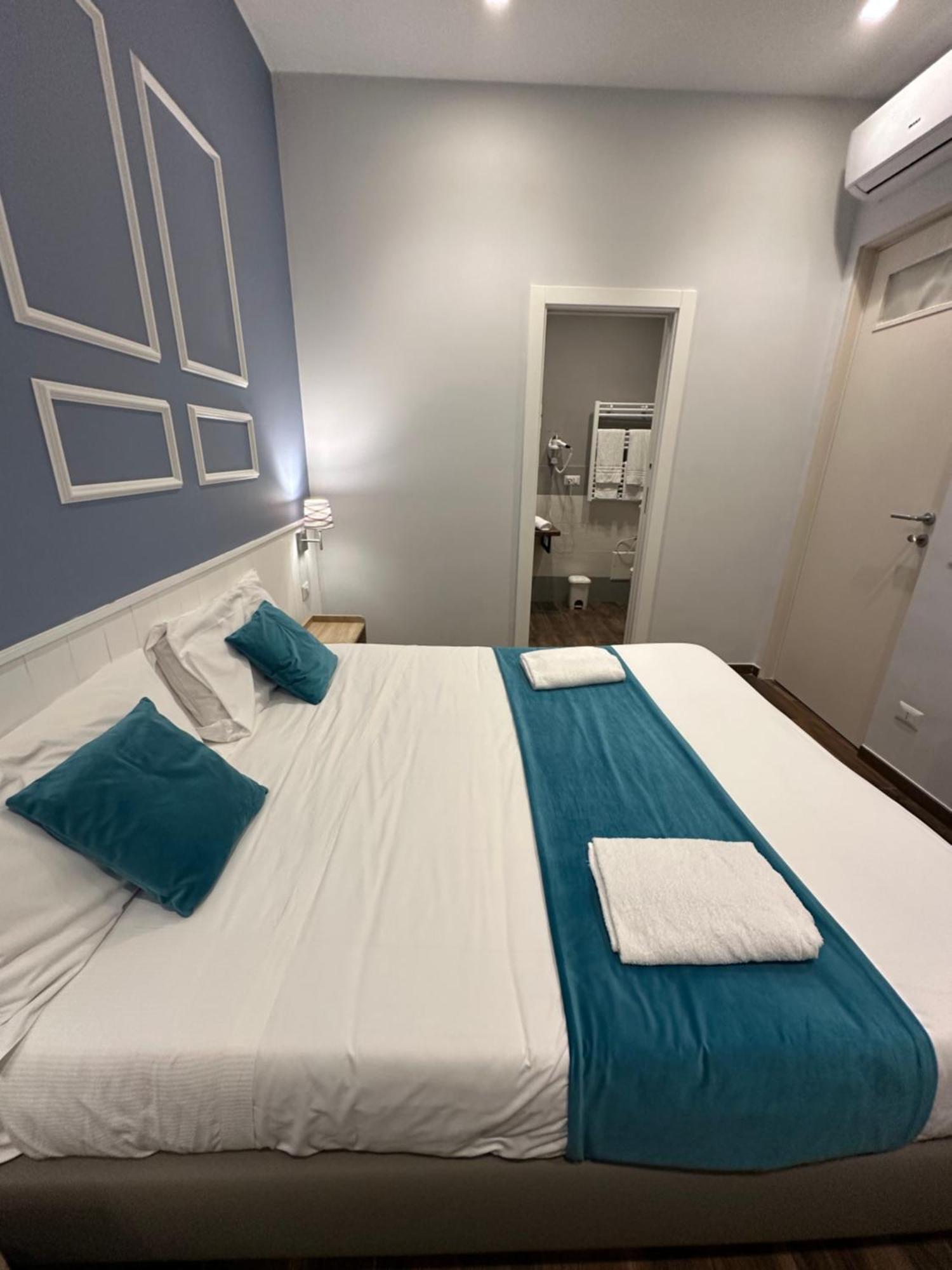 Hotiday Room Collection - Napoli Botanique Екстериор снимка